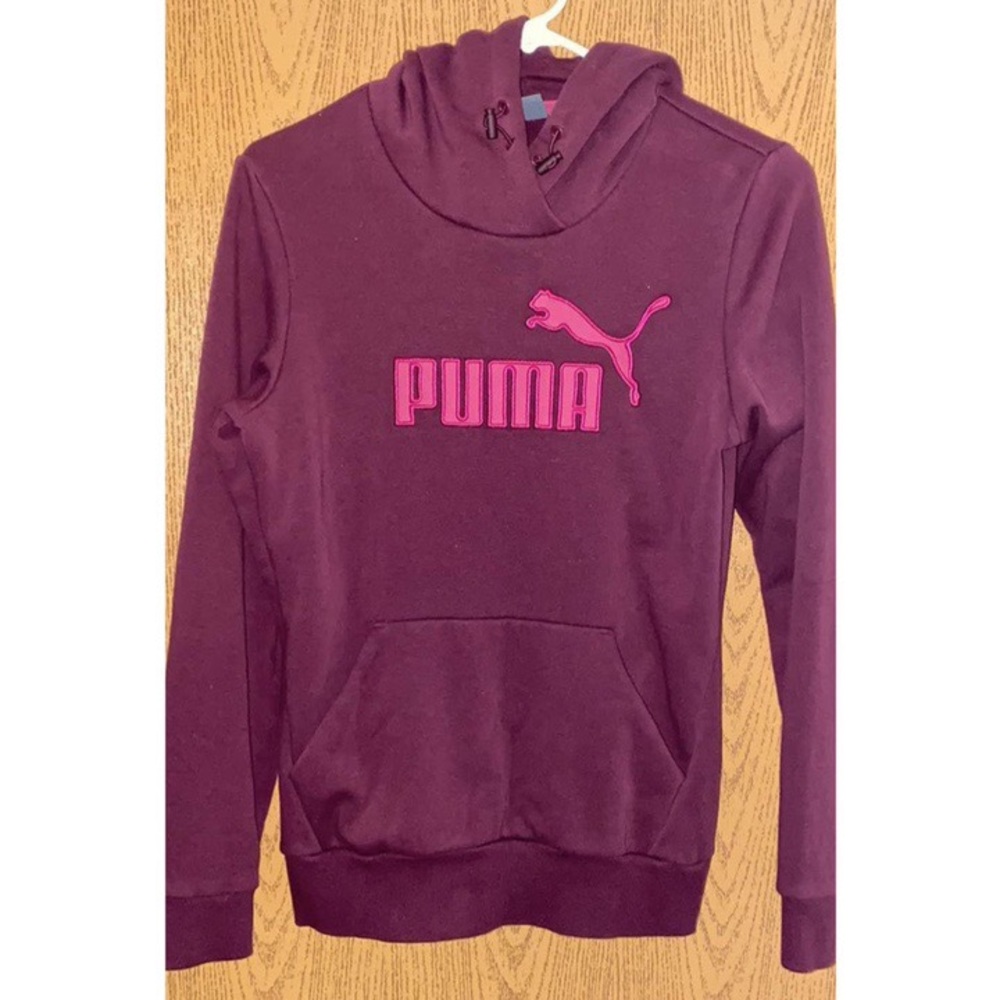 Woman’s maroon puma hoodie